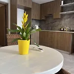 Luca Apts Napa