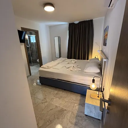 Luca Apts Napa *