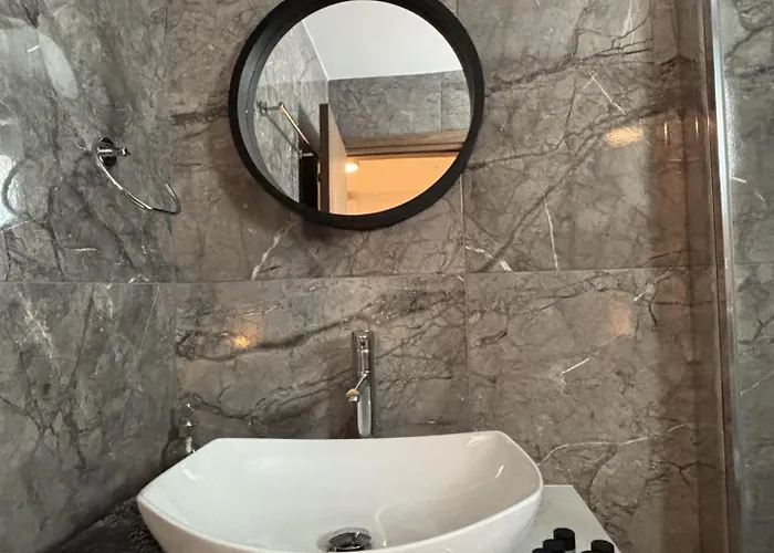 Luca Apts Napa Apartment *