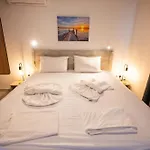 Luca Apts Napa Αγία Νάπα